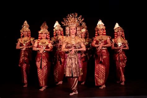 Indonesia Kaya Festival: Szykowny Spotkania Kulturalne i Eksplozja Smaku