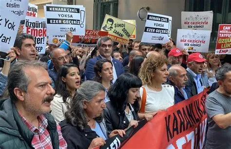  Gezi Parki Protesty: Echo Burzliwych Czasów i Walki o Demokrację w Turcji