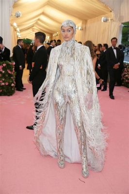  The Met Gala: 2019 - Tematyczne Stroje Jak z Camp: Notes on Fashion